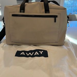 AWAY Everywhere Bag
